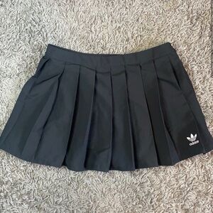 Adidas 👀Black Pleated Mini Skirt